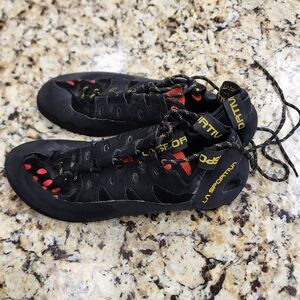 La Sportiva Tarantulace Black Climbing Shoes with Red Accents